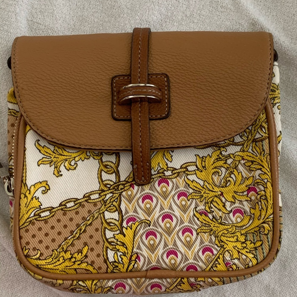Tignanello Cute Crossbody 🌼SALE🌼